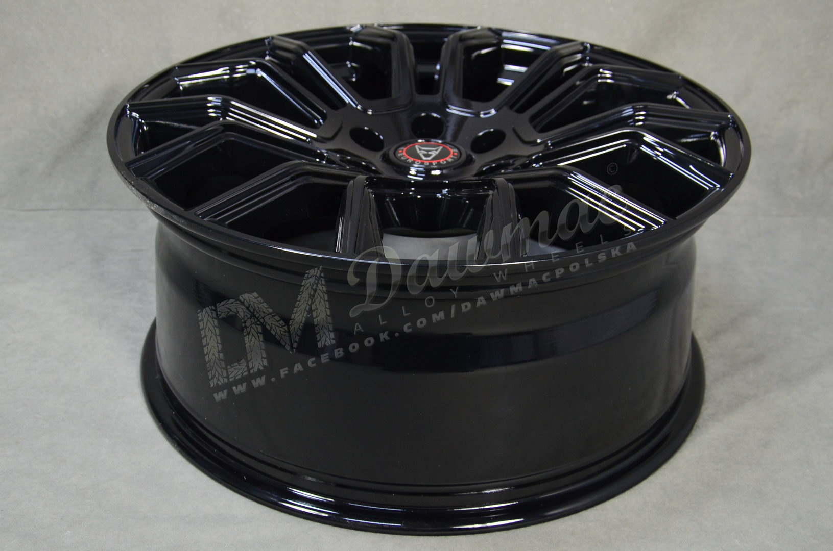 Wolfrace Eurosport Evoke X 20" 8,5J ET45 6x130 Gloss Black - obrazek 6