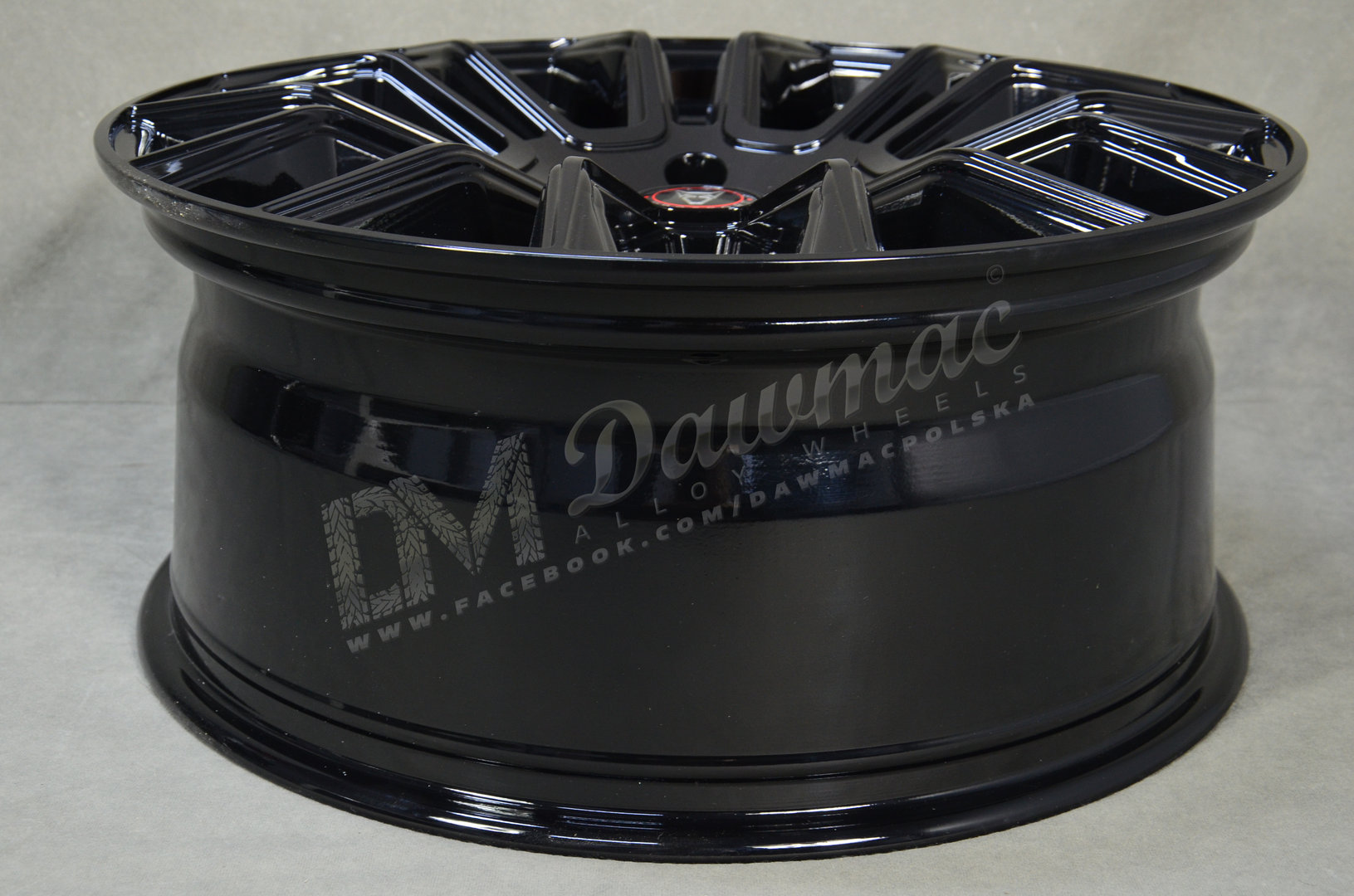 Wolfrace Eurosport Evoke X 20" 8,5J ET45 6x130 Gloss Black - obrazek 7