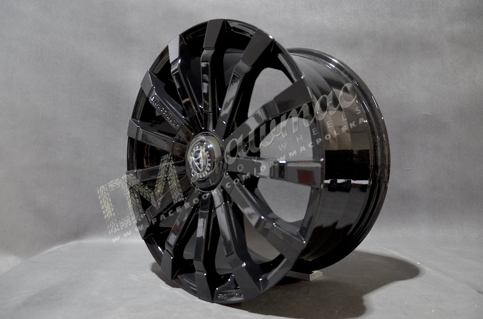 Wolfrace Eurosport Renaissance 20" 8,5J ET33 5x114,3 Gloss Black - obrazek 4