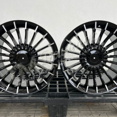 Model: 8133/7211 18" 8,5J ET33 + 9,5J ET35 5x120 BFM