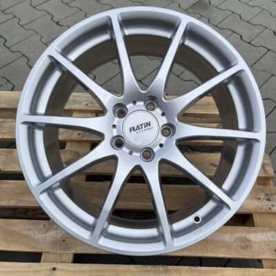 Platin P113 18" 8J ET45 5x112 Silverpainted