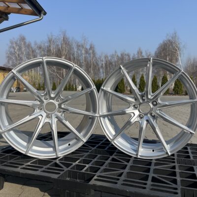 Yota Wheels YP4 20" 9J ET30 + 10J ET40 5x112 Gloss Silver