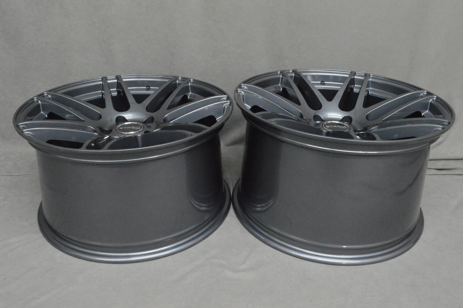 Strom STR3 20" 8,5J ET35 + 10J ET42 5x112 Gloss Gun Metal - obrazek 6