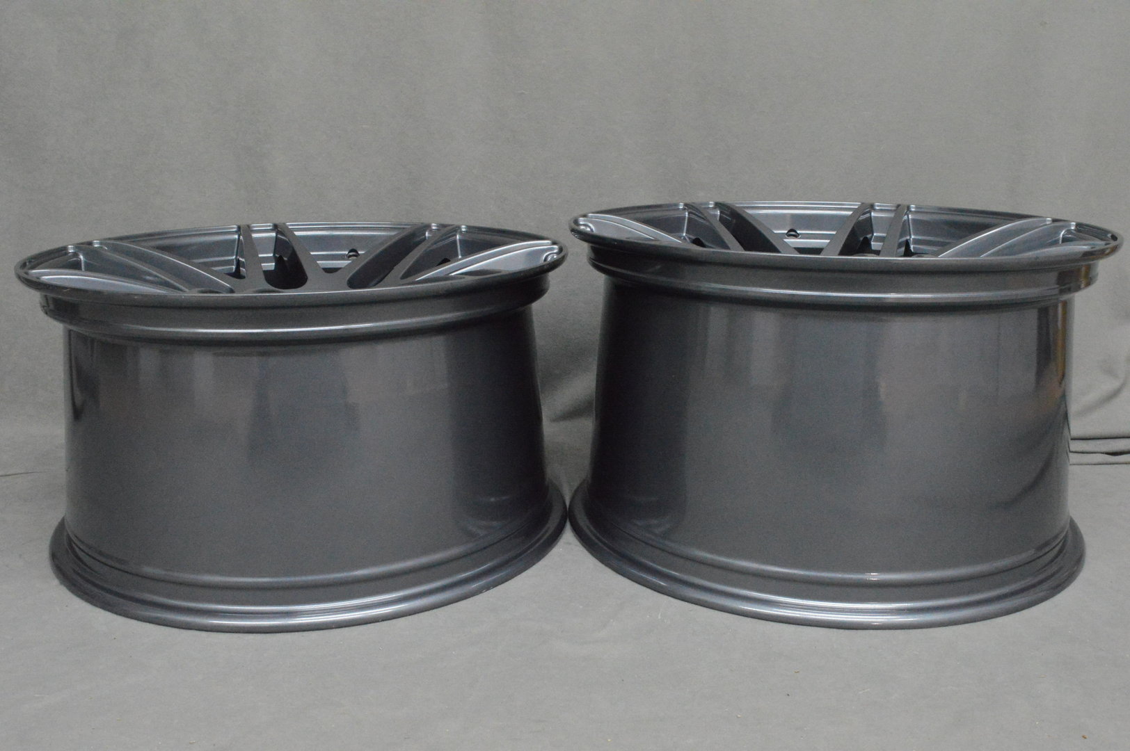 Strom STR3 20" 8,5J ET35 + 10J ET42 5x112 Gloss Gun Metal - obrazek 7