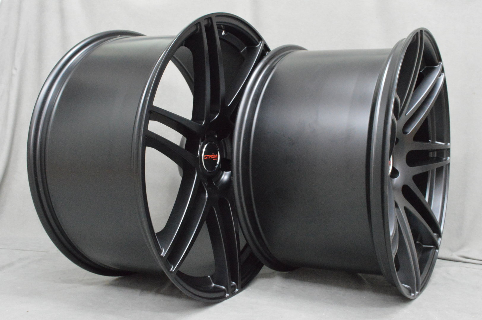 Strom STR3 20" 8,5J ET35 + 10J ET42 5x112 Satin Black - obrazek 4