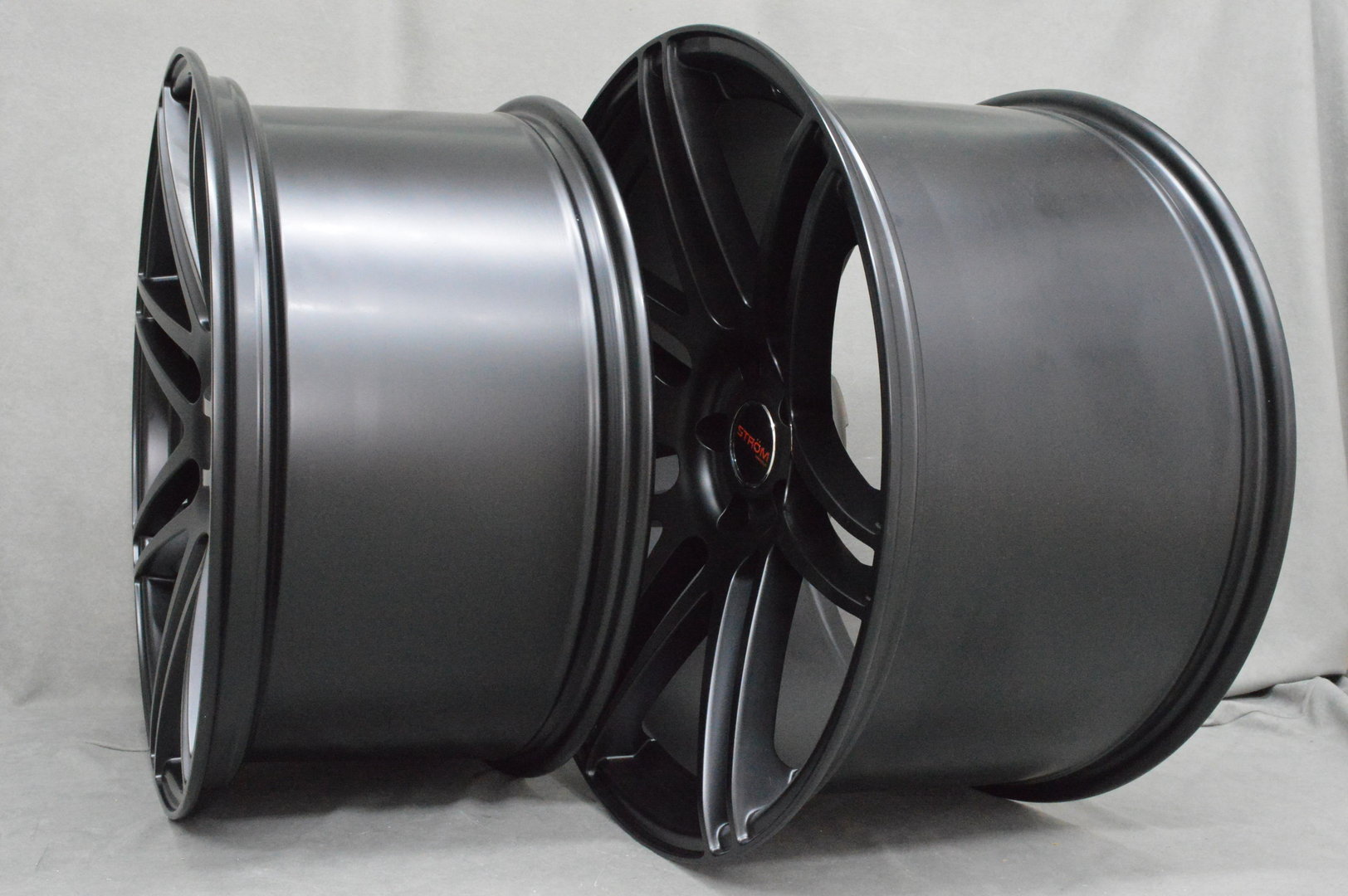 Strom STR3 20" 8,5J ET35 + 10J ET42 5x112 Satin Black - obrazek 5