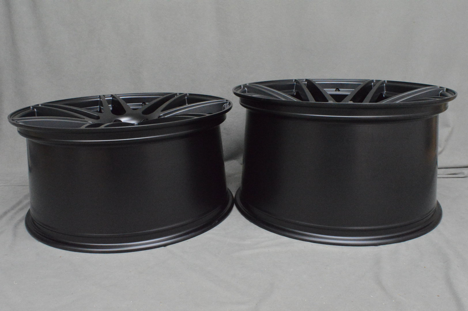 Strom STR3 20" 8,5J ET35 + 10J ET42 5x120 Satin Black - obrazek 7