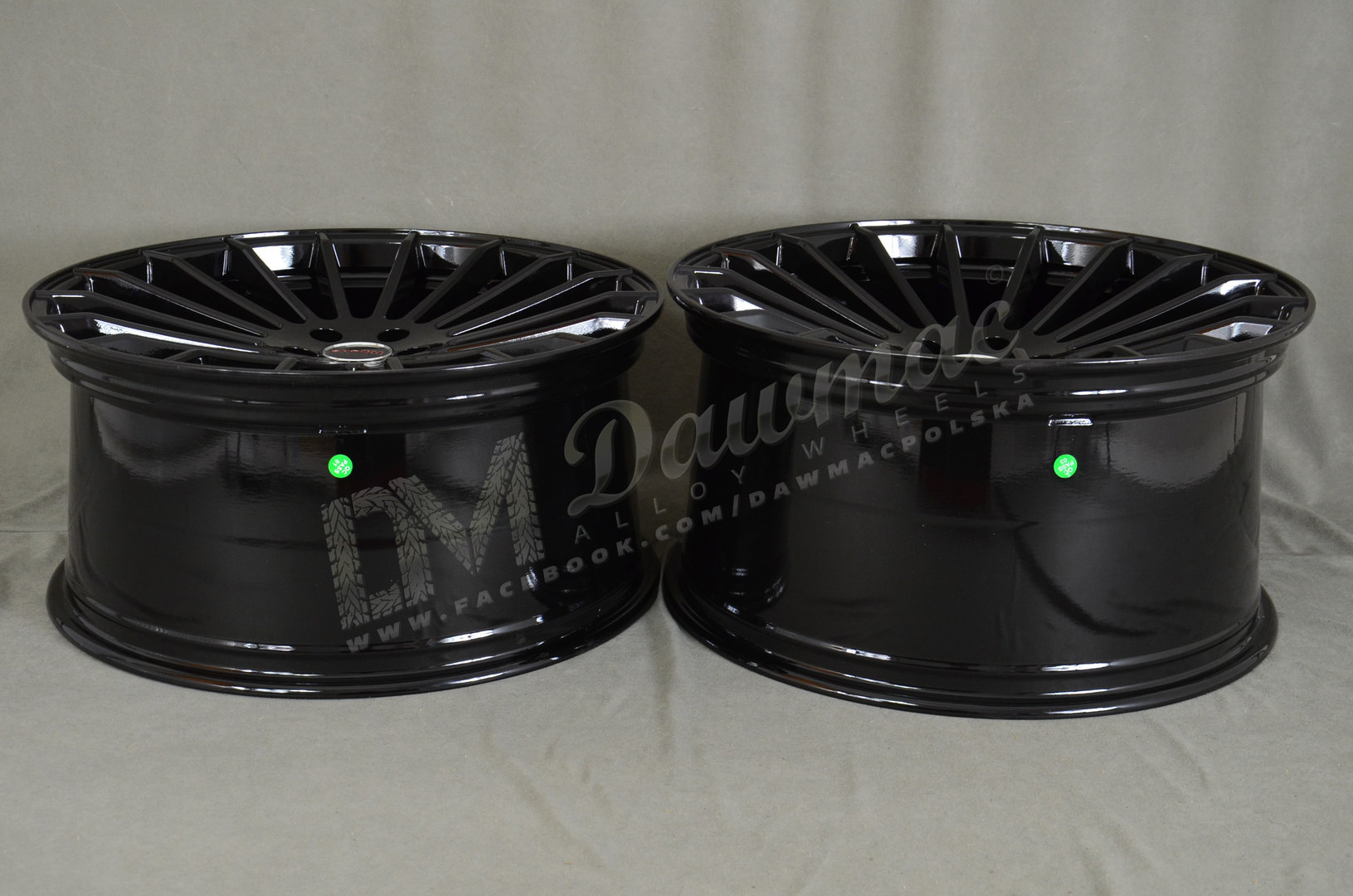 Strom STR4 22" 9J ET30 + 10,5J ET40 5x112 Gloss Black - obrazek 8