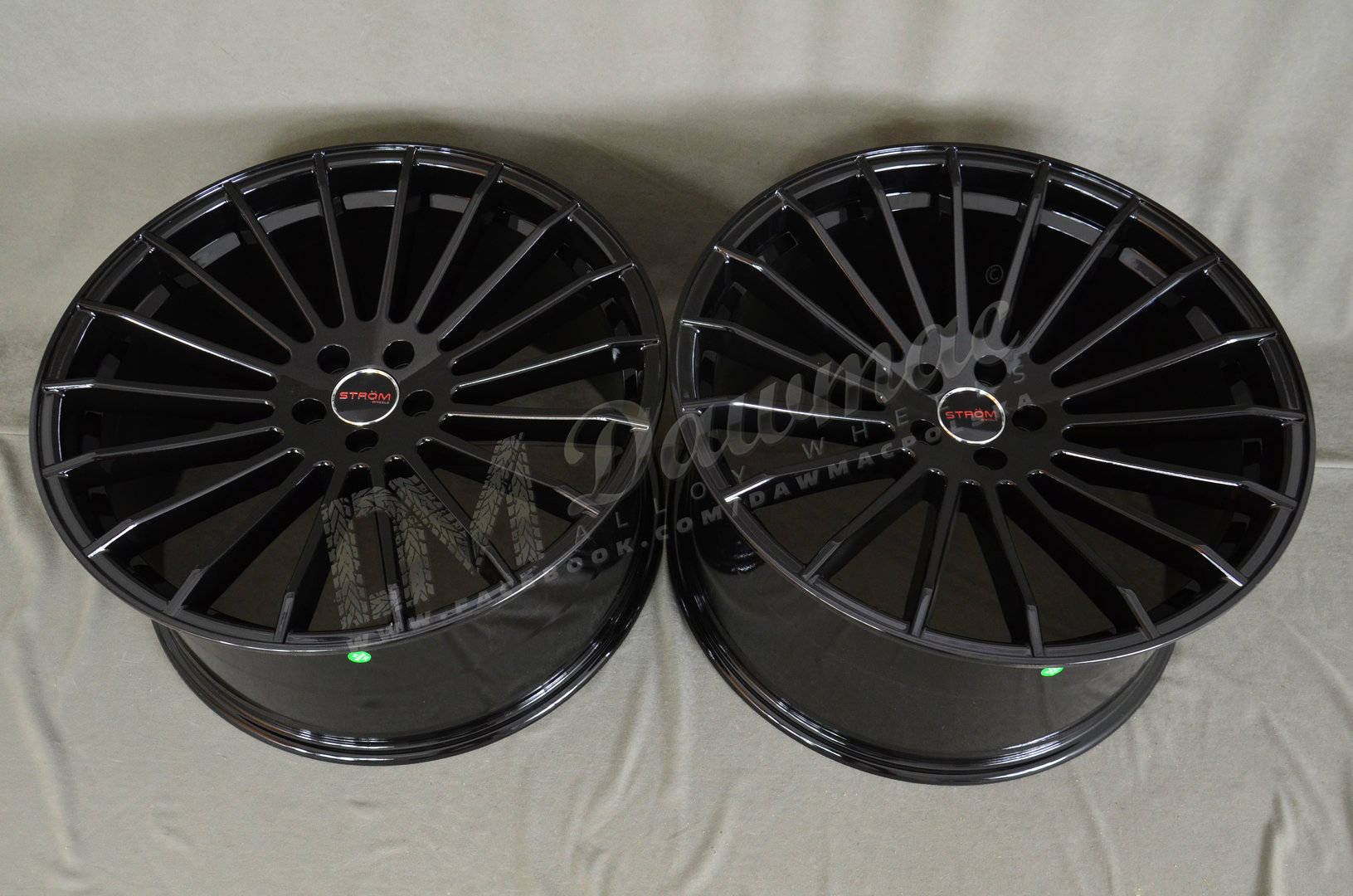 Strom STR4 22" 9J ET30 + 11,5J ET30 5x112 Gloss Black - obrazek 6