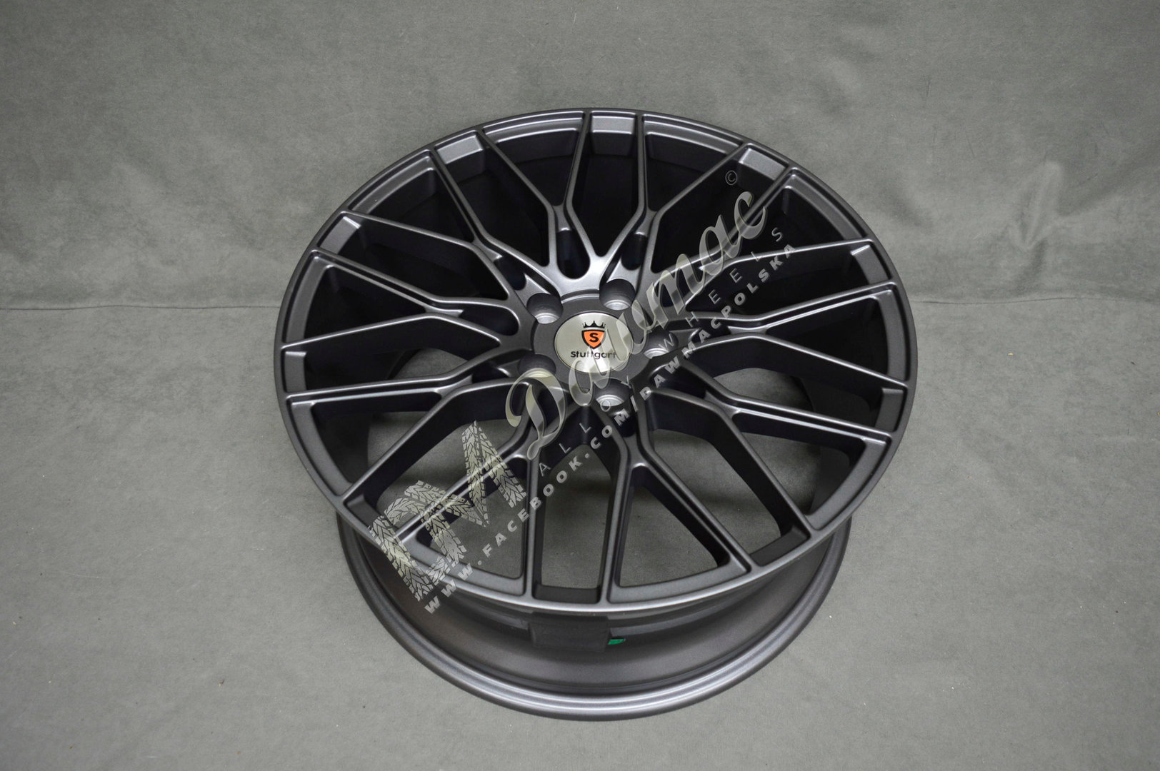 Stuttgart ST8 20" 8,5J ET35 + 10J ET42 5x112 Matt Gunmetal - obrazek 5