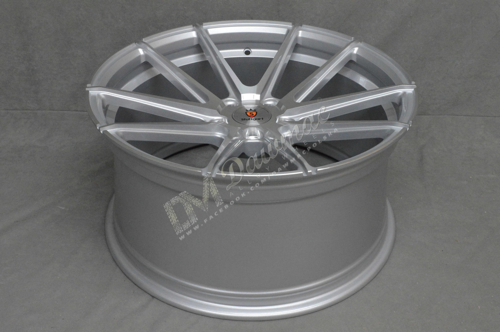 Stuttgart ST9 19" 8,5J ET15-45 + 9,5J ET15-45 BLANK Silver Polished - obrazek 5