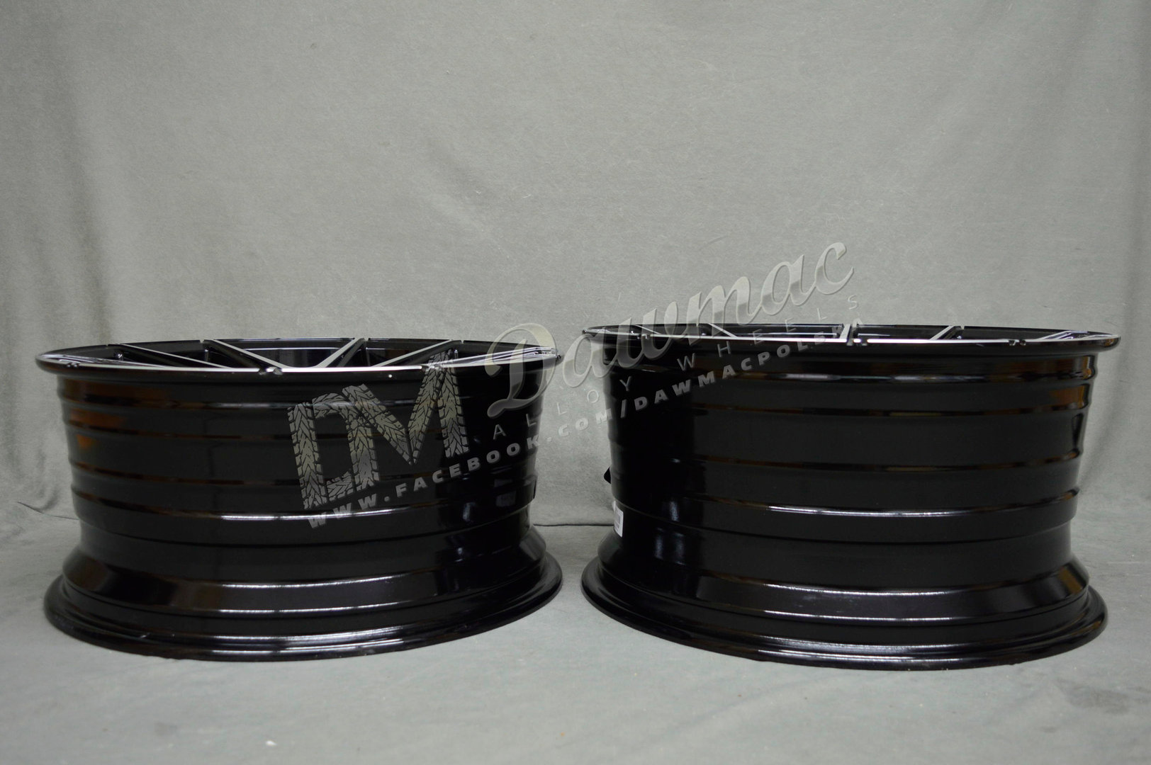 Stuttgart ST9 20" 8,5J ET15-45 + 10J ET15-45 BLANK Black Polished - obrazek 8