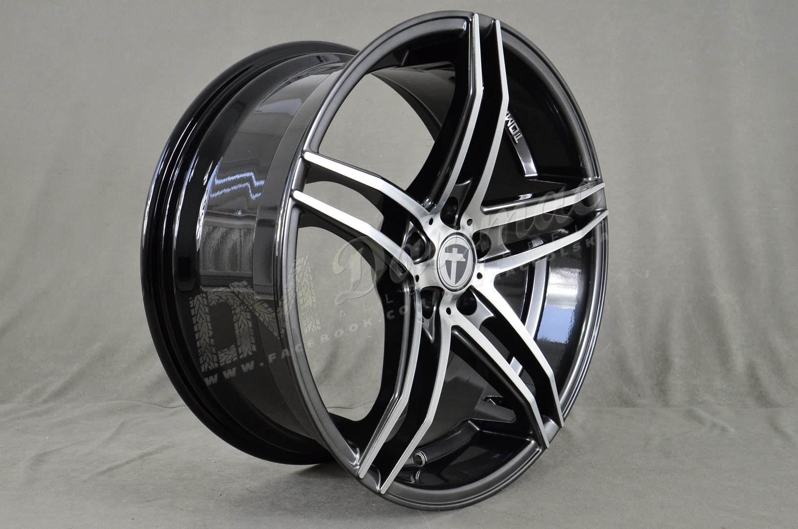 Tomason TN12 19" 8,5J ET40 5x114,3 Dark Hyperblack Polished - obrazek 4