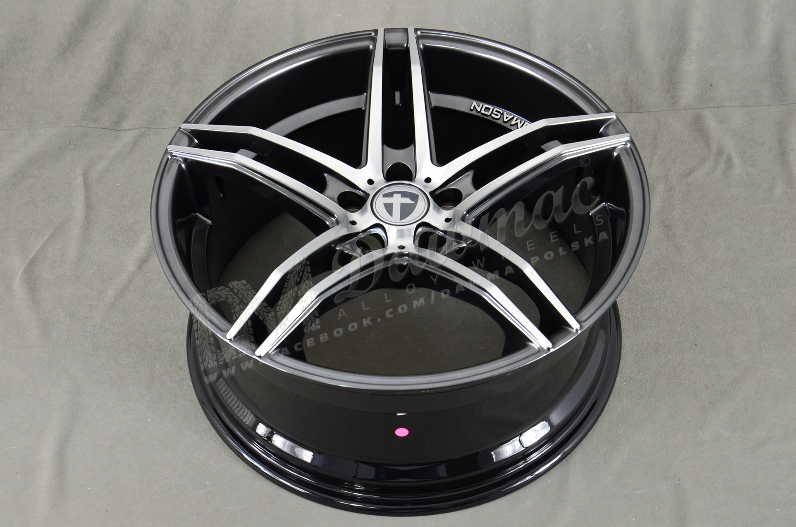 Tomason TN12 19" 8,5J ET40 5x114,3 Dark Hyperblack Polished - obrazek 5