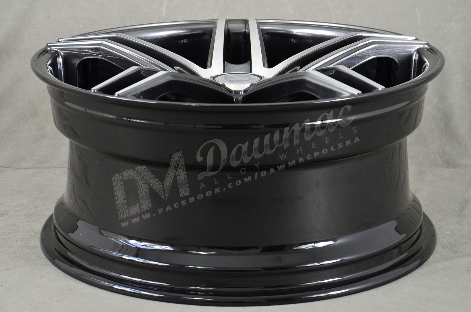 Tomason TN12 19" 8,5J ET40 5x114,3 Dark Hyperblack Polished - obrazek 6