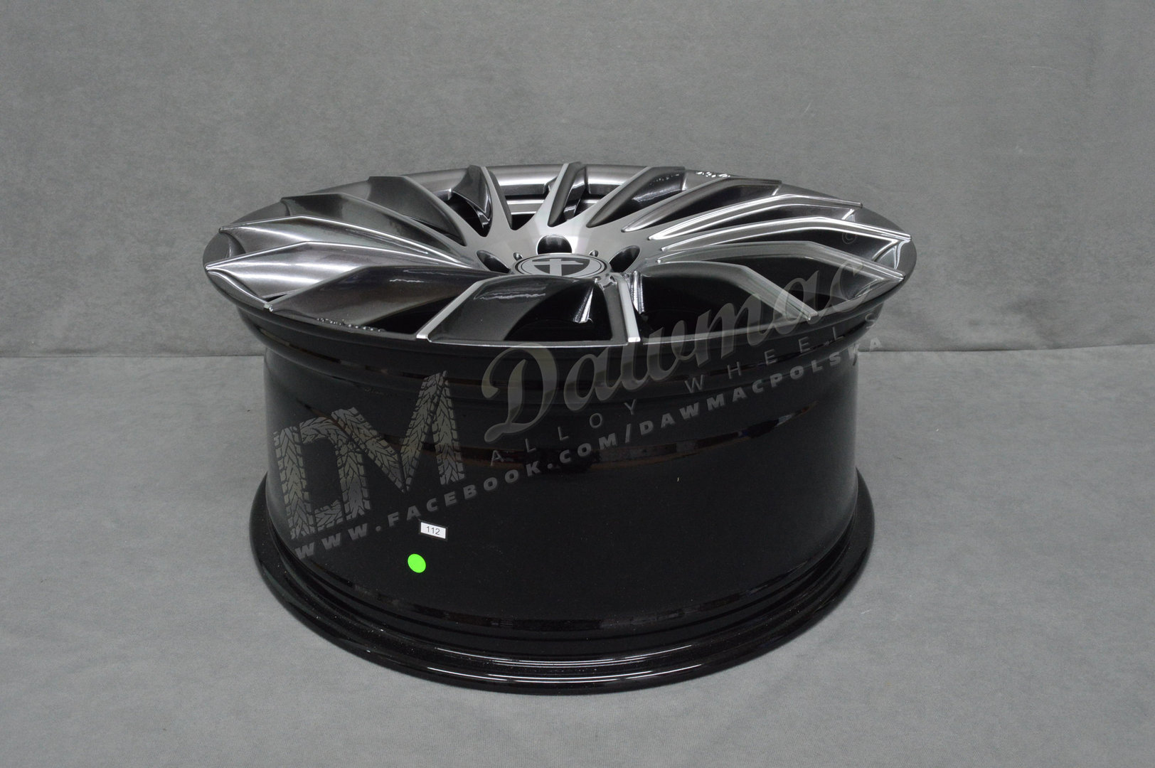 Tomason TN16 18" 8J ET35/ET48 5x112 Dark Hyperblack Polished - obrazek 6