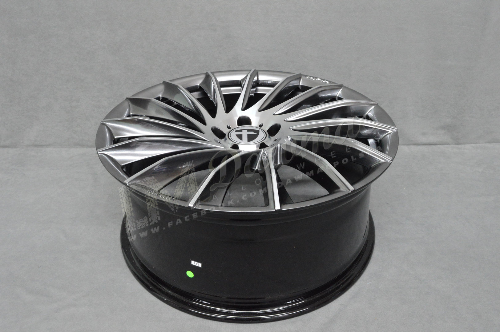 Tomason TN16 19" 8,5J ET30/ET45 5x112 Dark Hyperblack Polished - obrazek 5