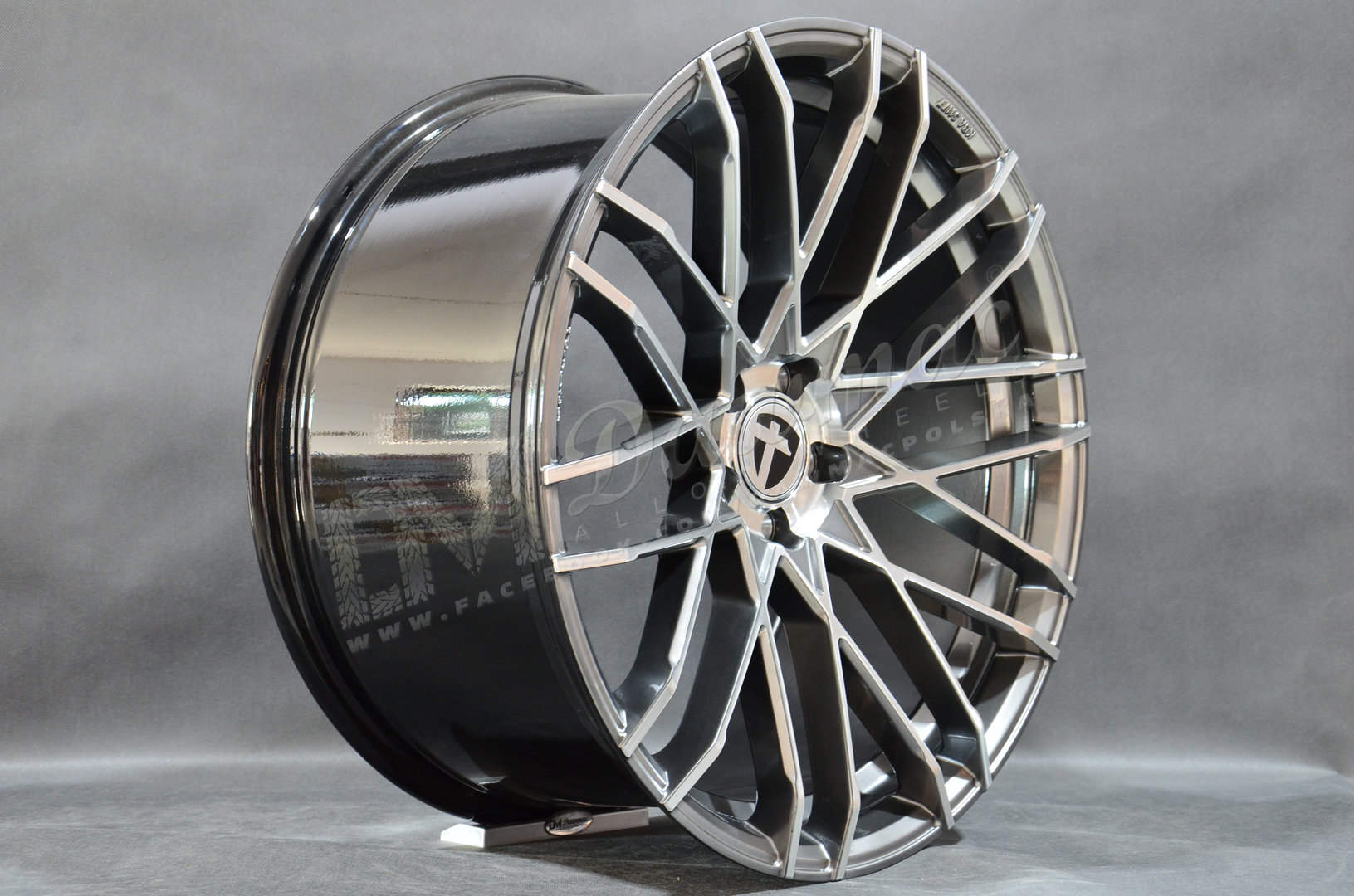 Tomason TN19 21" 10,5J ET35 5x112 Dark Hyper Black Polished - obrazek 4