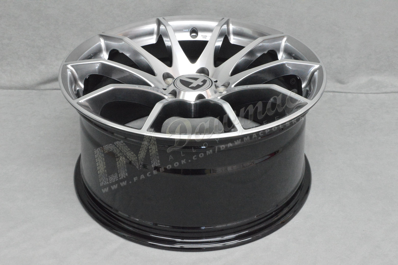 Tomason TN1 17" 8J ET35 5x112 Hyperblack Polished - obrazek 6