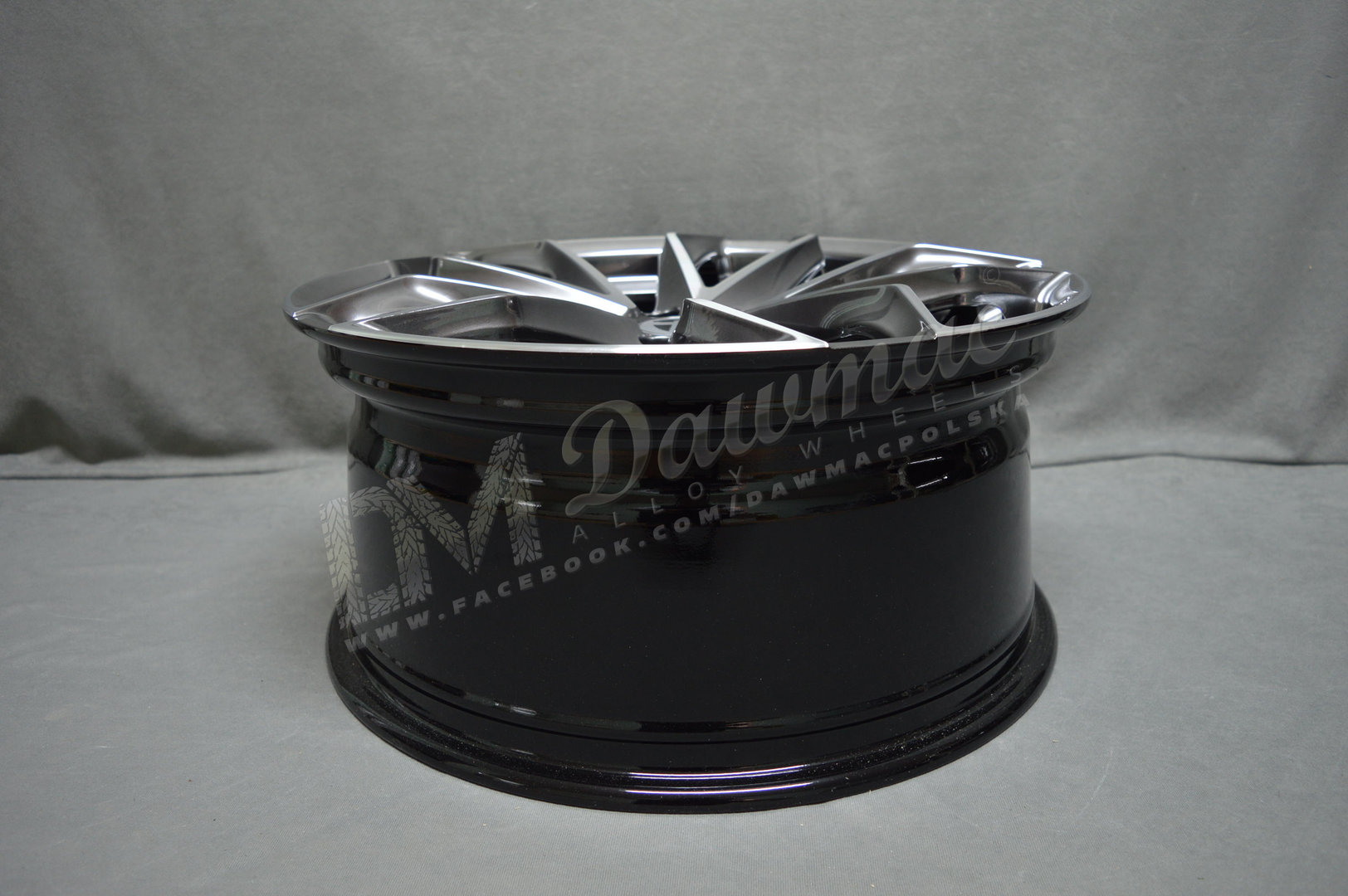 Tomason TN22 19" 8,5J ET45 5x114,3 Dark Hyperblack Polished - obrazek 6