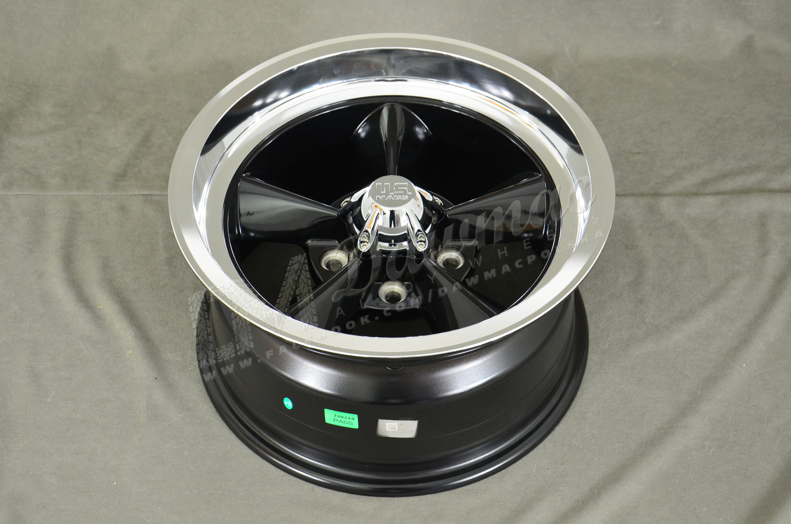 U.S. Mags Standard 17" 7J ET1 5x114,3 Gloss Black with Diamond Lip - obrazek 5