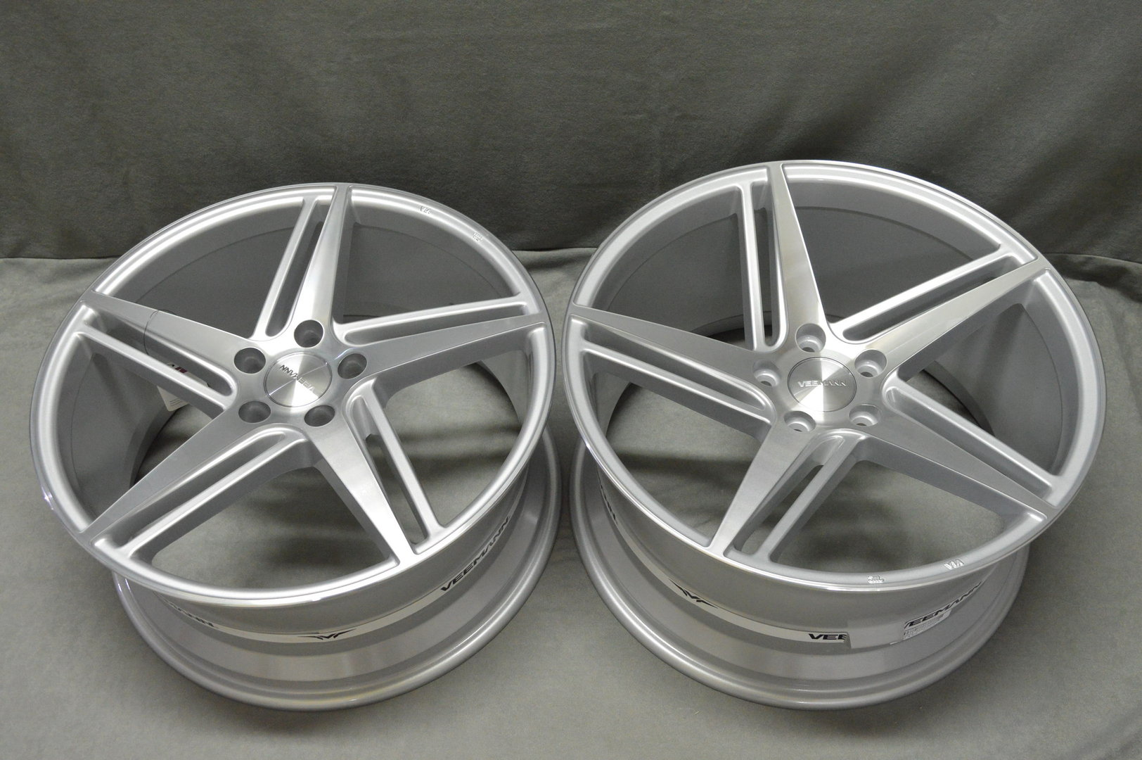 VEEMANN V-FS31 19" 8,5J ET42 + 9,5J ET42 5x112 Silver Machined - obrazek 8