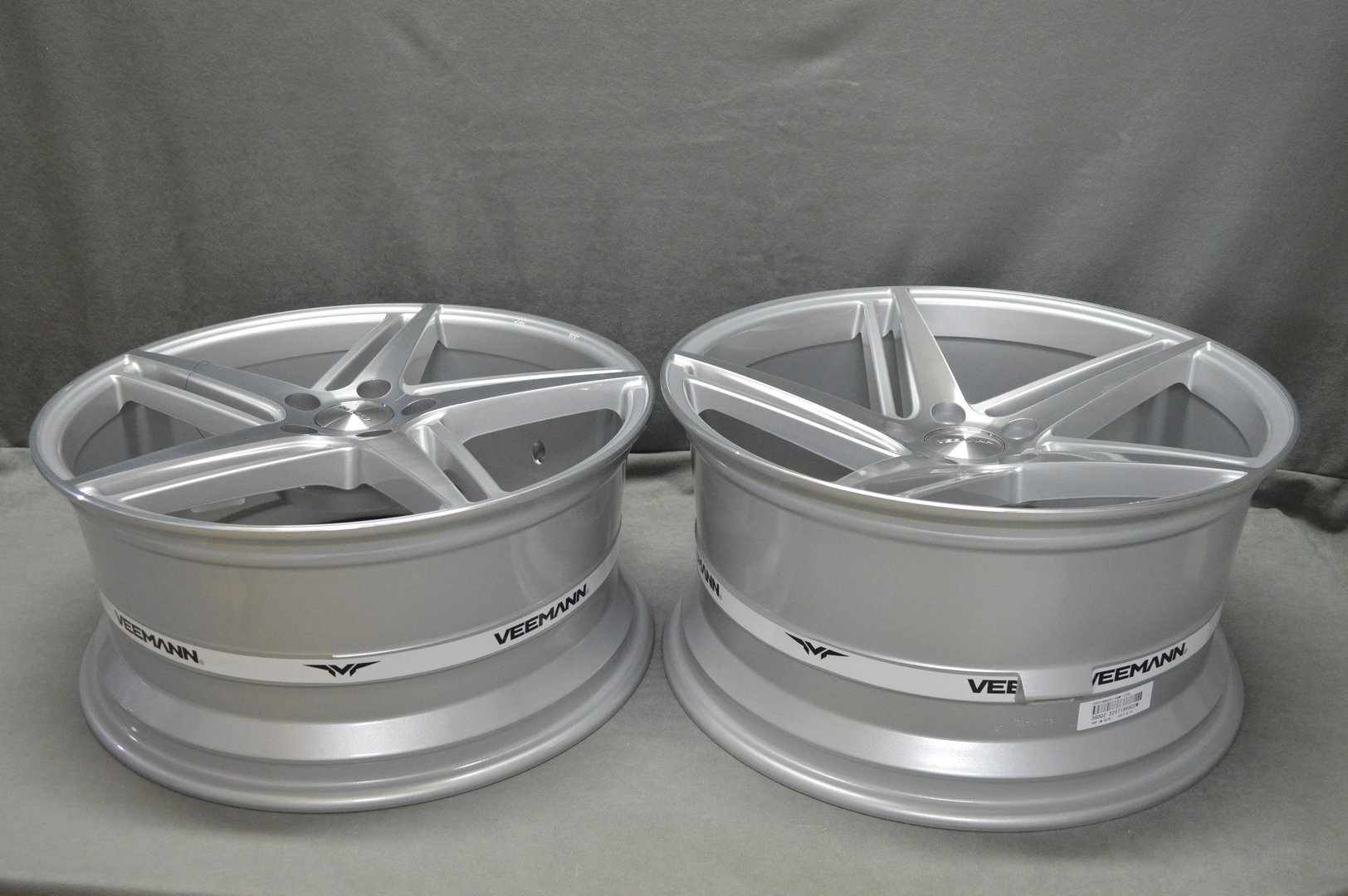 VEEMANN V-FS31 19" 8,5J ET42 + 9,5J ET42 5x112 Silver Machined - obrazek 9