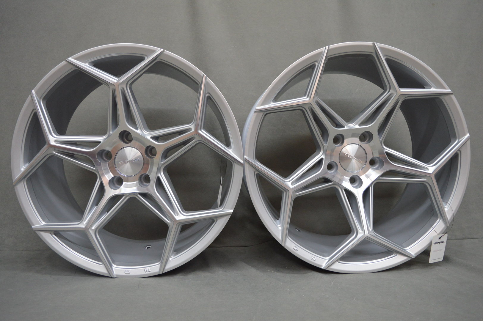 VEEMANN V-FS40 19" 8,5J ET42 + 9,5J ET42 5x112 Silver Machined - obrazek 2