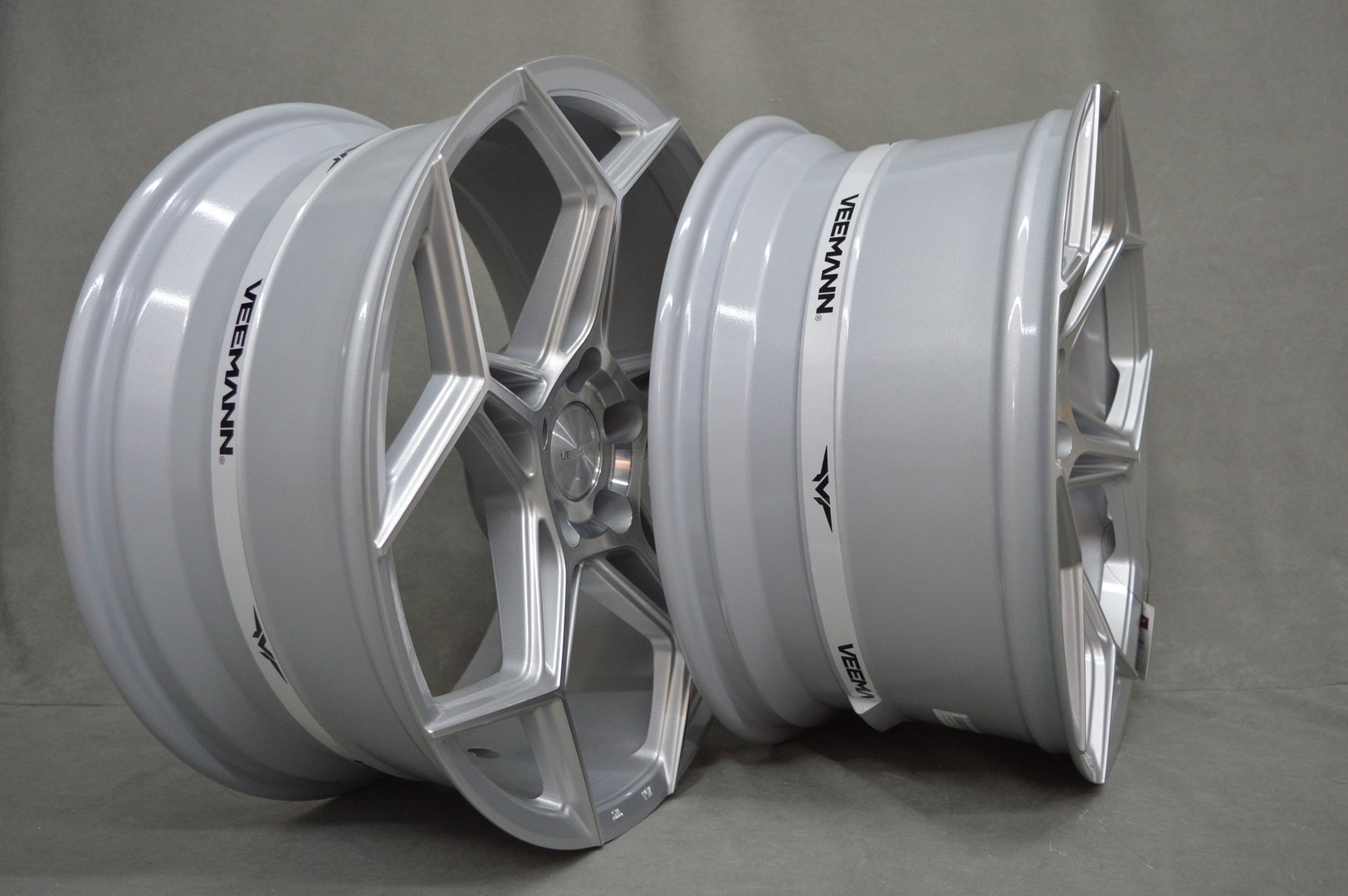 VEEMANN V-FS40 19" 8,5J ET42 + 9,5J ET42 5x112 Silver Machined - obrazek 4