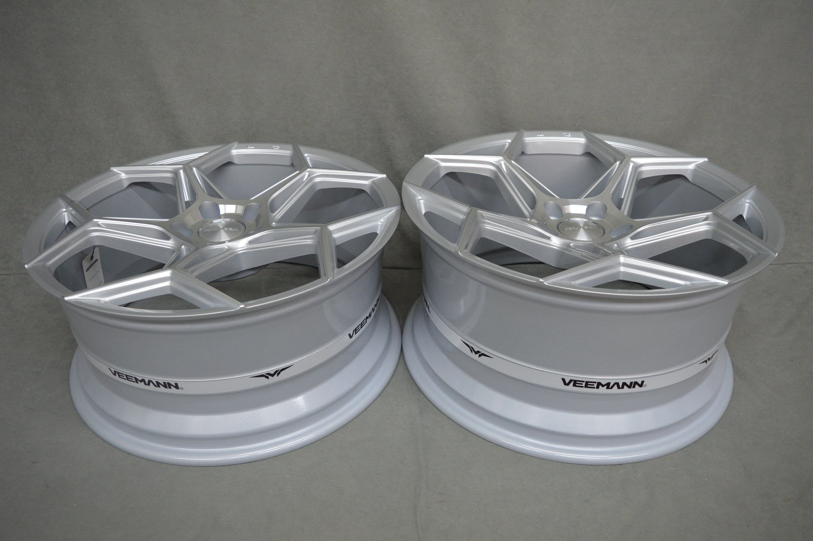VEEMANN V-FS40 19" 8,5J ET42 + 9,5J ET42 5x112 Silver Machined - obrazek 6