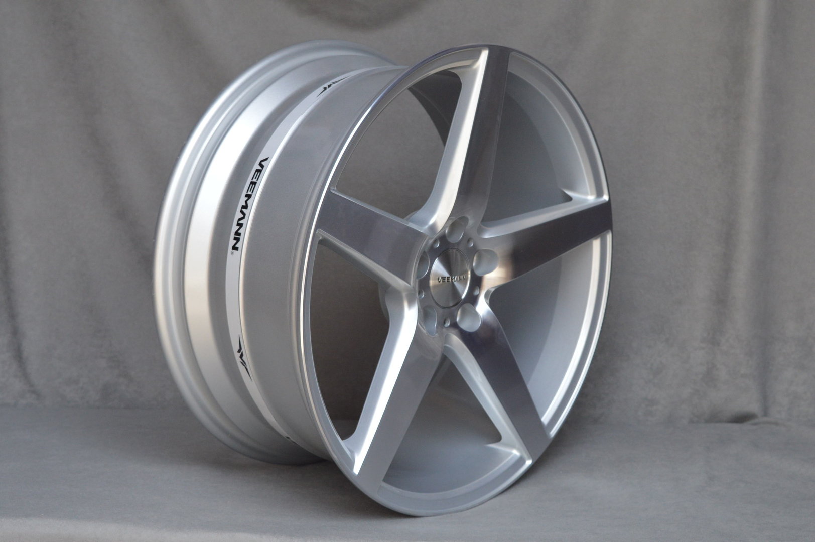 VEEMANN V-FS8 19" 8,5J ET35 5x120 Silver Machined - obrazek 4