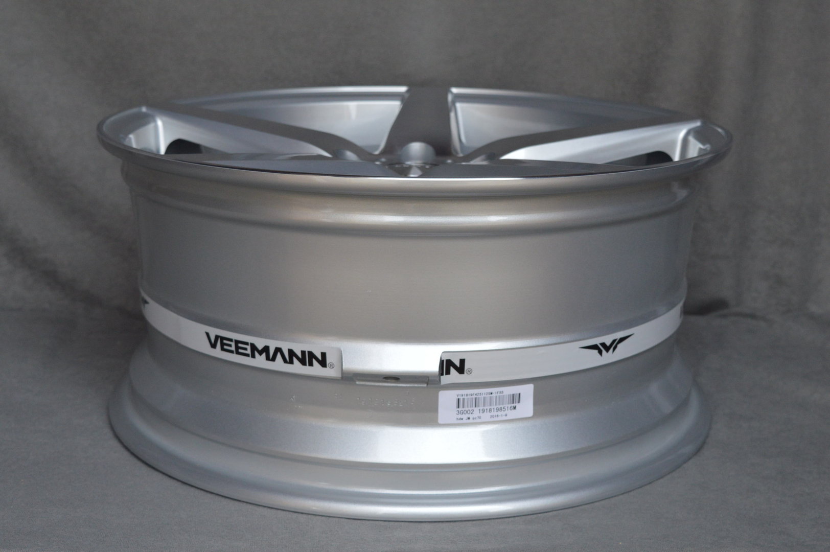 VEEMANN V-FS8 19" 8,5J ET35 5x120 Silver Machined - obrazek 6