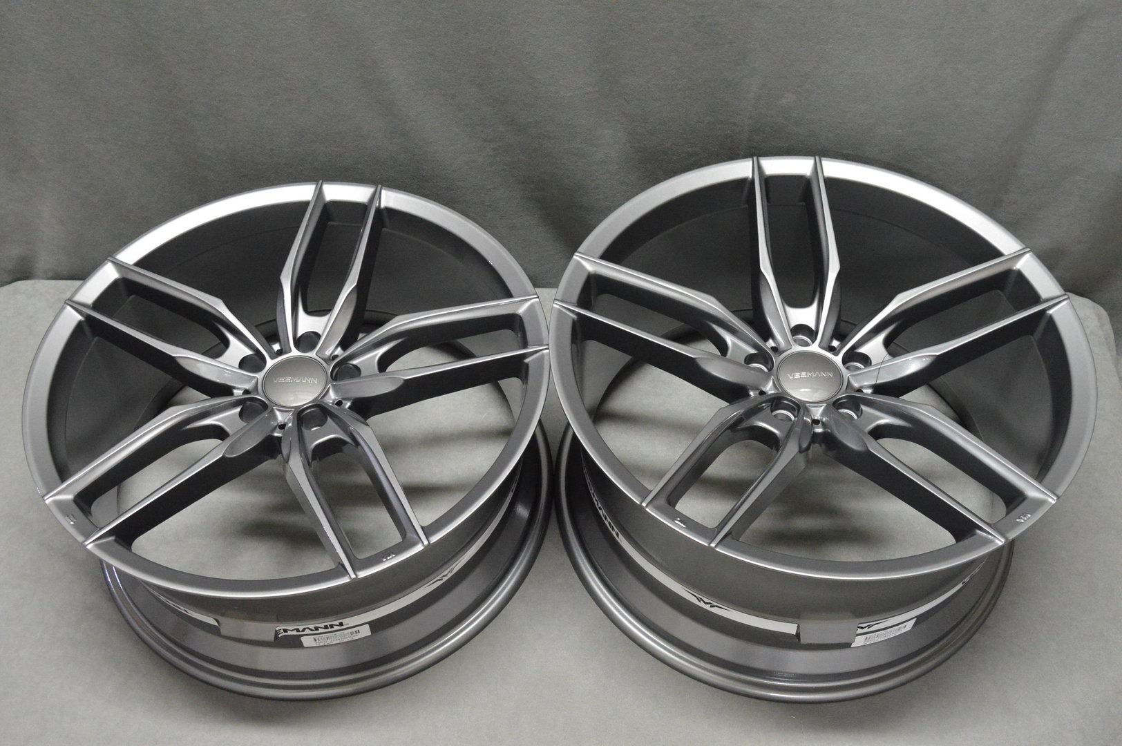 Veemann V-FS28 20" 8,5J ET35 + 10J ET42 5x112 Gloss Graphite - obrazek 6