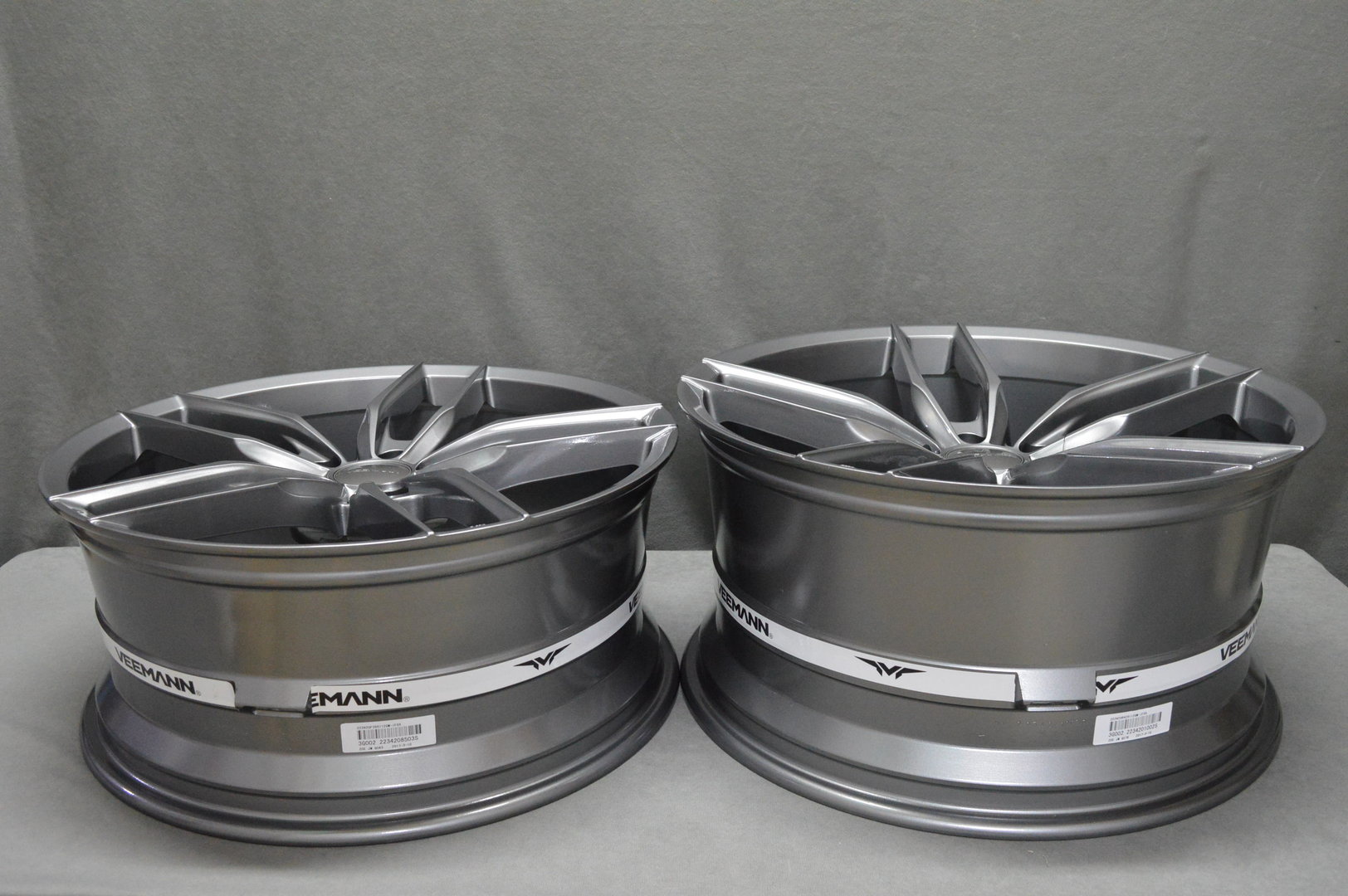 Veemann V-FS28 20" 8,5J ET35 + 10J ET42 5x112 Gloss Graphite - obrazek 7