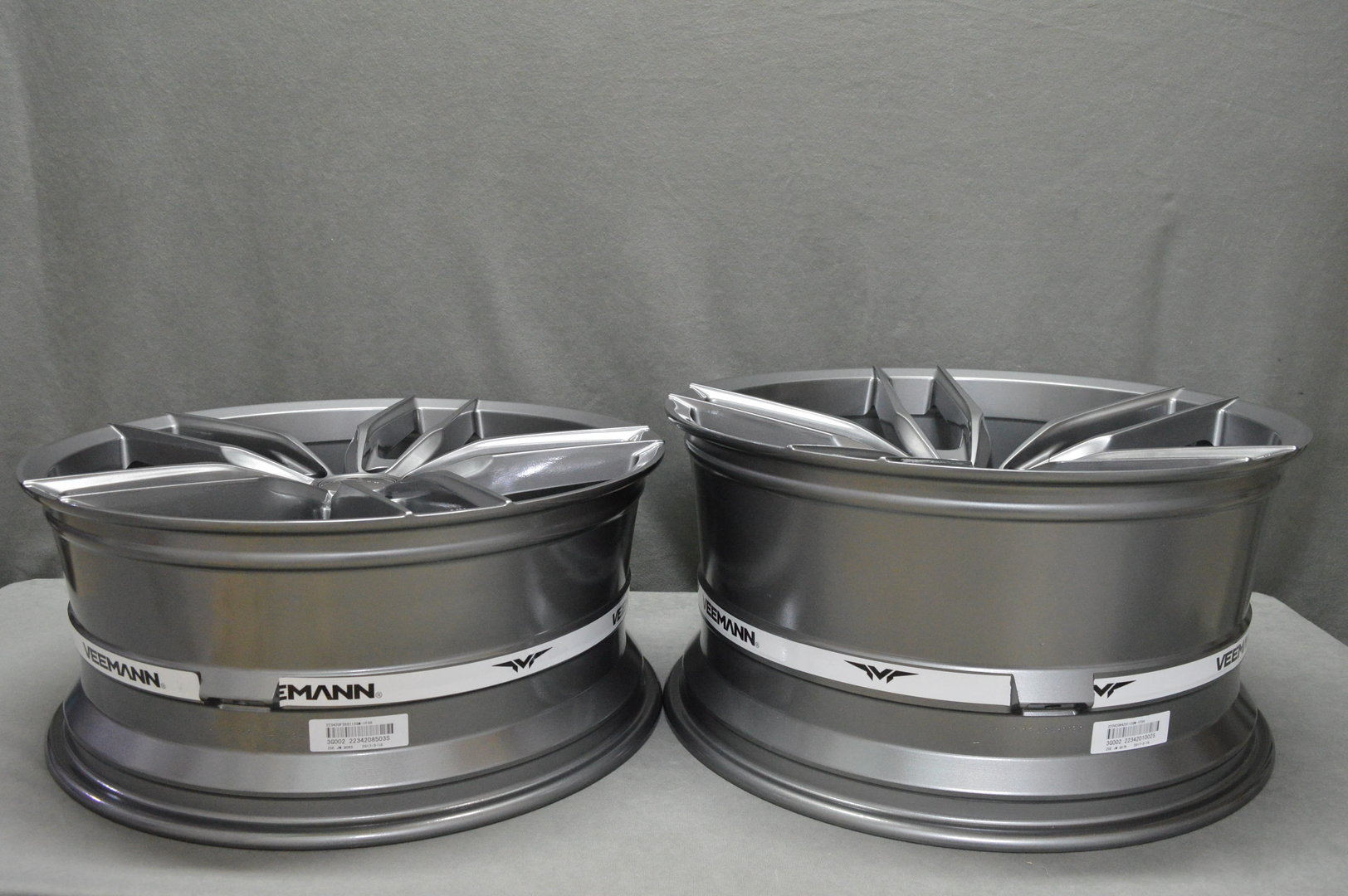 Veemann V-FS28 20" 8,5J ET35 + 10J ET42 5x112 Gloss Graphite - obrazek 8