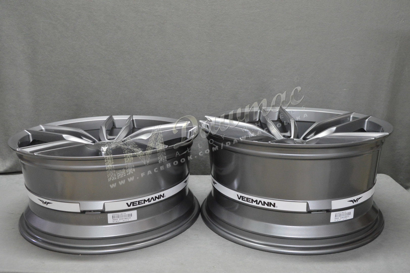 Veemann V-FS28 22" 9,5J ET30 + 10,5J ET45 5x120 Gloss Graphite - obrazek 7