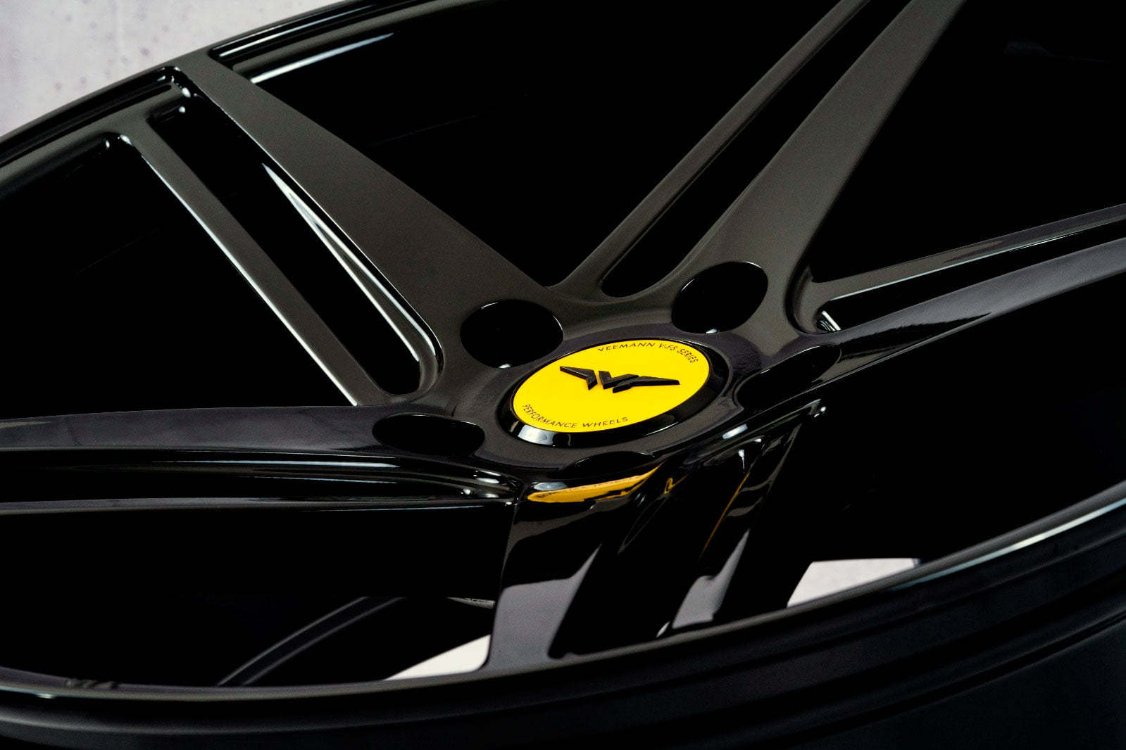 Veemann V-FS31 19" 8,5J ET42 + 9,5J ET42 5x112 Gloss Black - obrazek 3