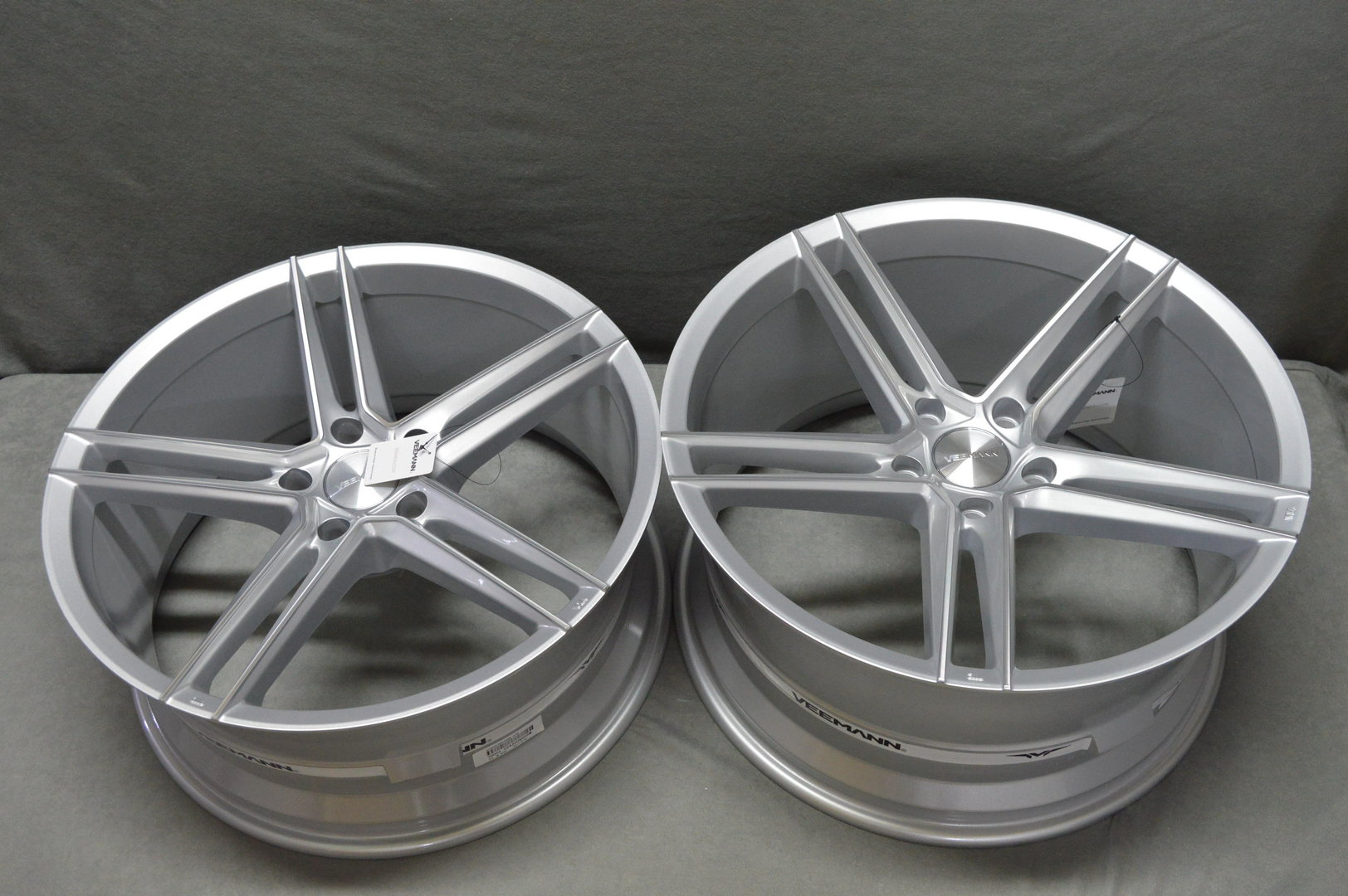 Veemann V-FS33 19" 8,5J ET42 + 9,5J ET42 5x112 Silver Machined - obrazek 6