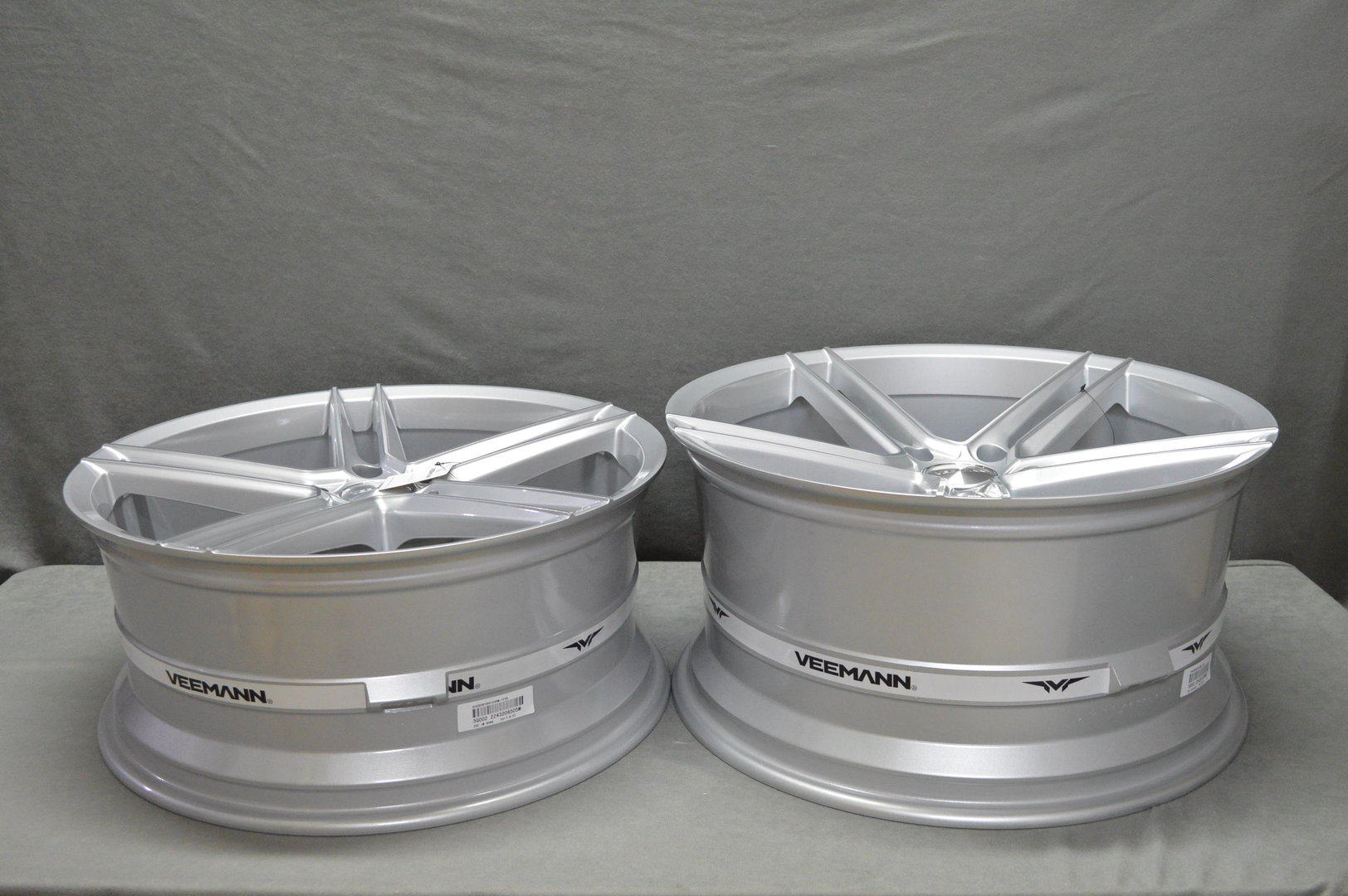 Veemann V-FS33 19" 8,5J ET42 + 9,5J ET42 5x112 Silver Machined - obrazek 7