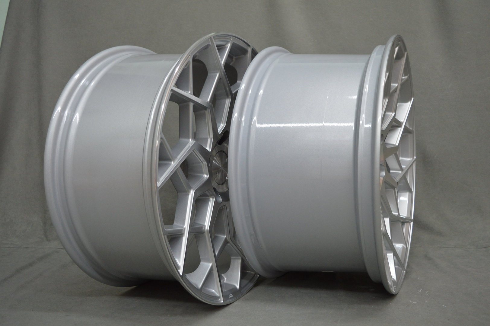 Veemann V-FS42 20" 8,5J ET35 + 10J ET43 5x120 Silver Machined - obrazek 4