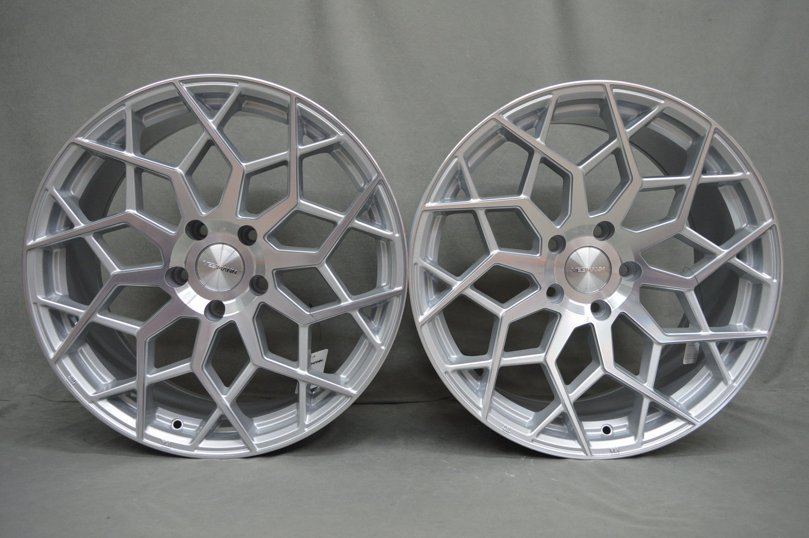 Veemann V-FS42 21" 9J ET35 + 10,5J ET43 5x120 Silver Machined - obrazek 2