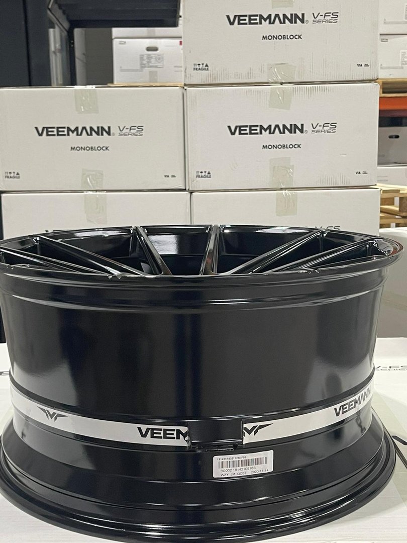 Veemann V-FS4 21" 9J ET35 + 10,5J ET43 5x120 Gloss Black - obrazek 4