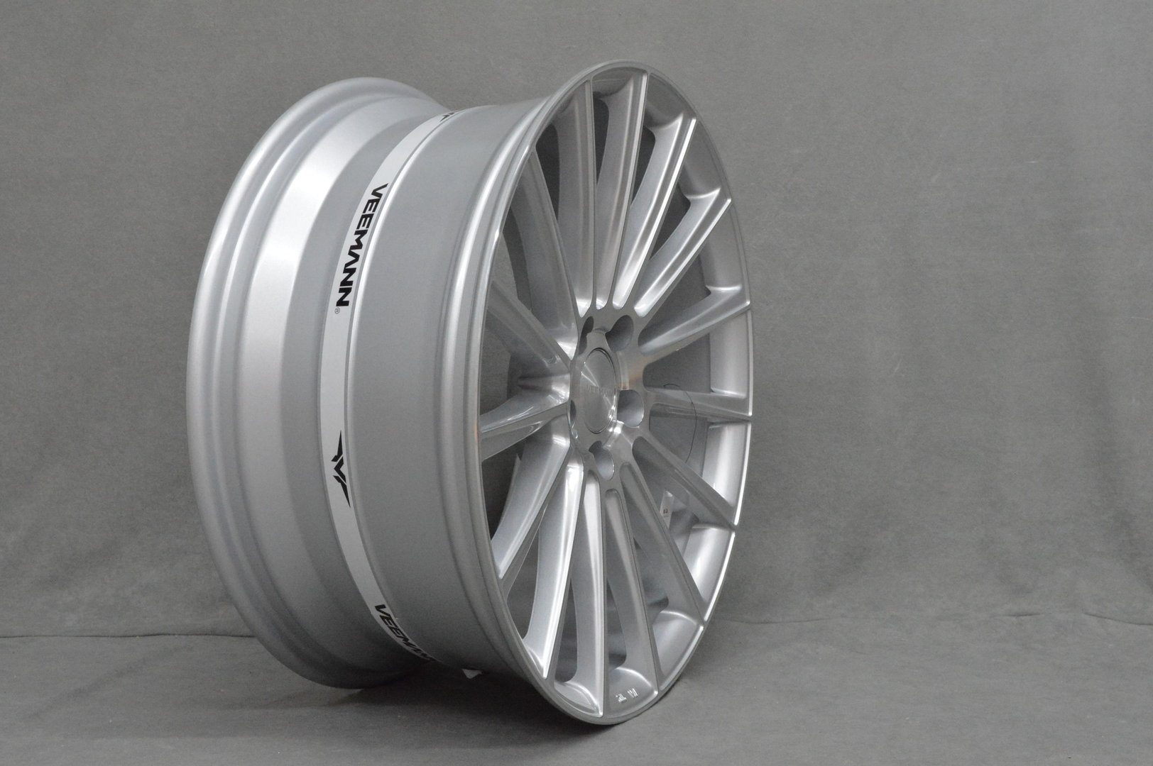 Veemann V-FS55 19" 8,5J ET42 + 9,5J ET42 5x112 Silver Machined - obrazek 4