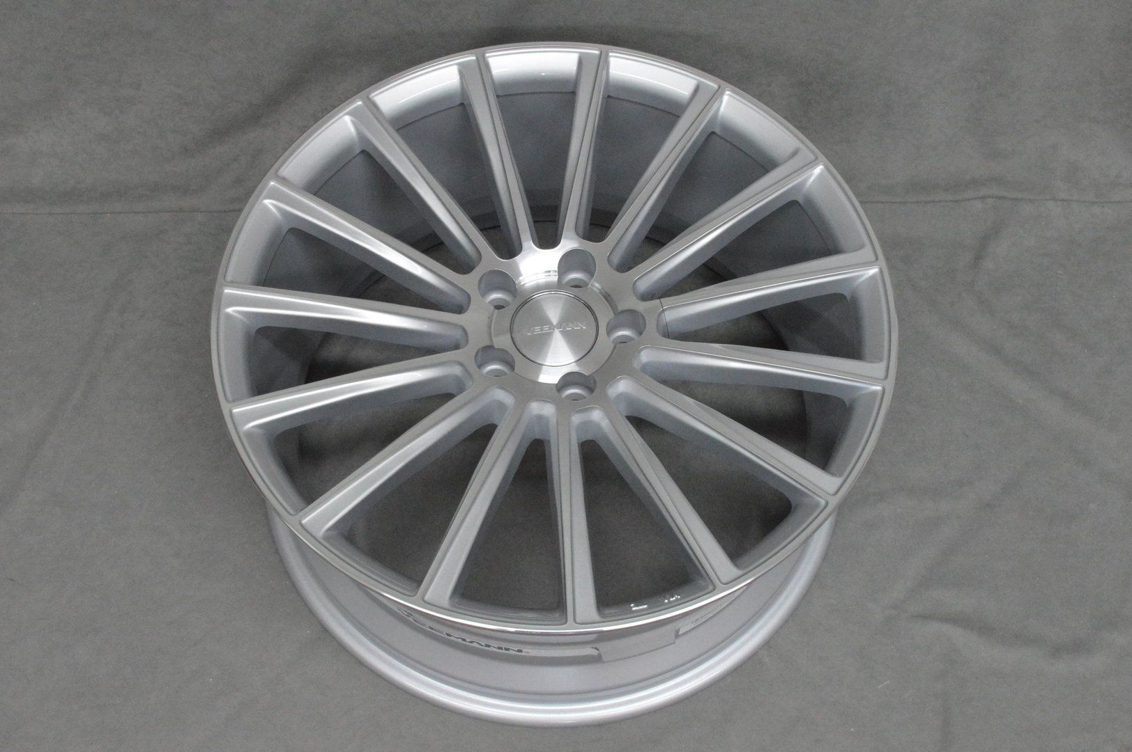 Veemann V-FS55 19" 8,5J ET42 + 9,5J ET42 5x112 Silver Machined - obrazek 5