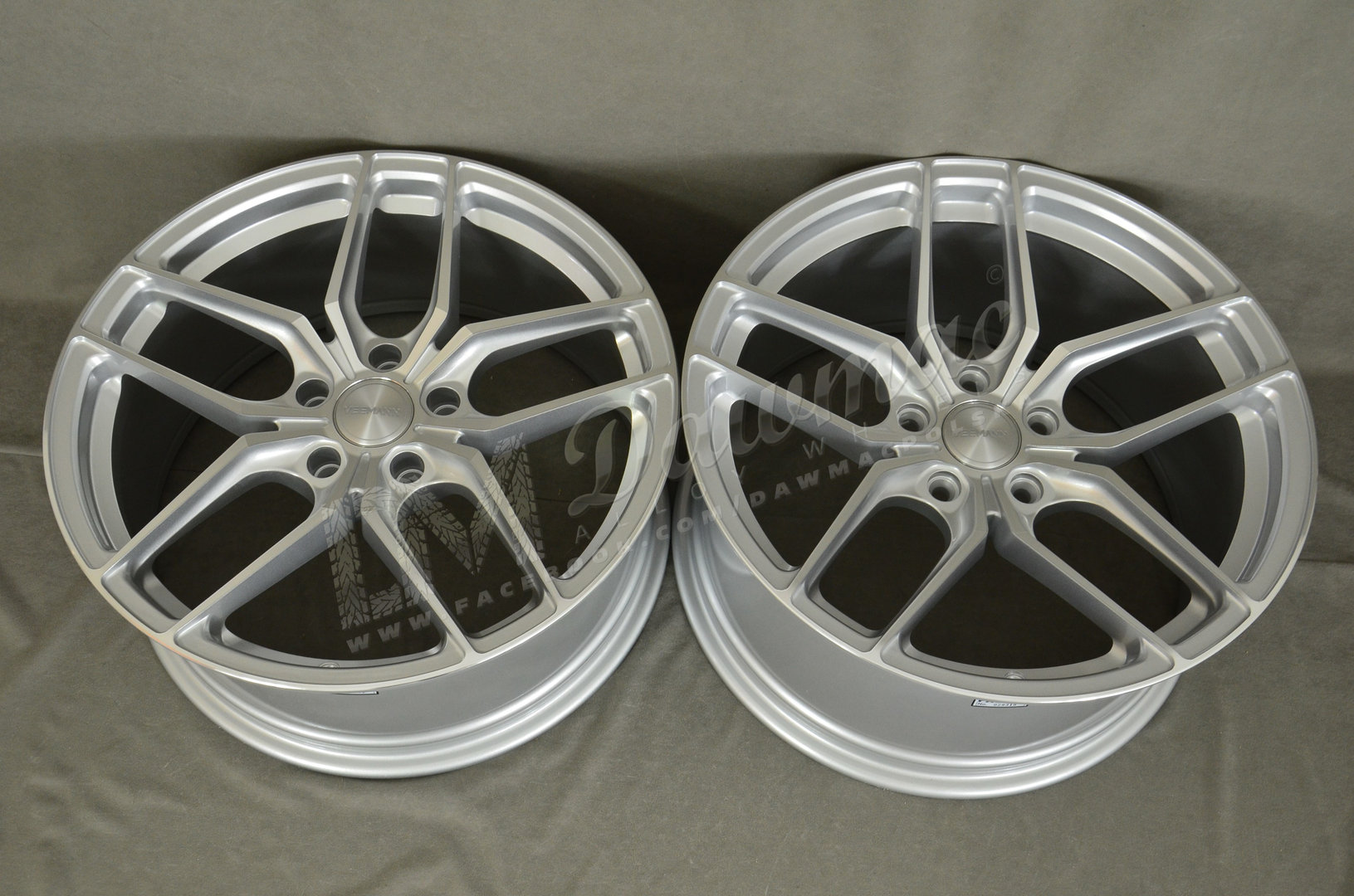 Veemann VC03 20" 9J ET32 + 10,5J ET30 5x112 Quartz Silver Machined - obrazek 6