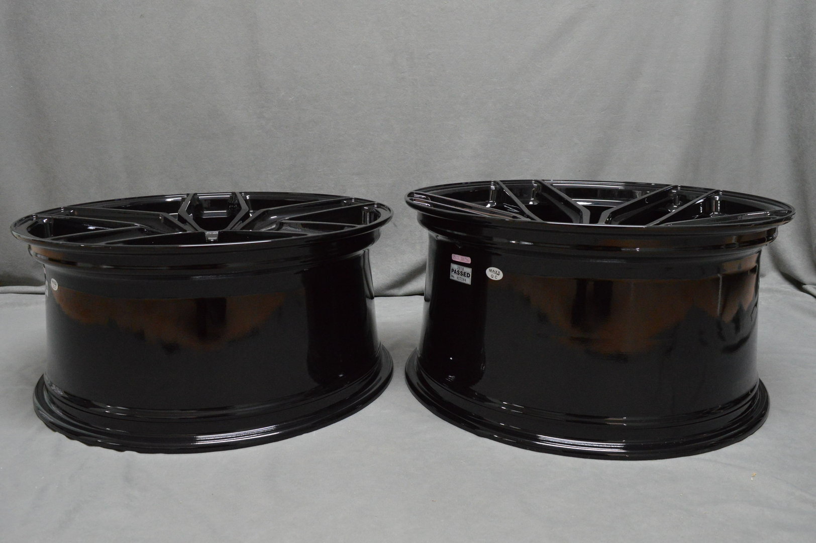 Veemann VC03 20" 9J ET32 + 10J ET45 5x112 Gloss Black - obrazek 8