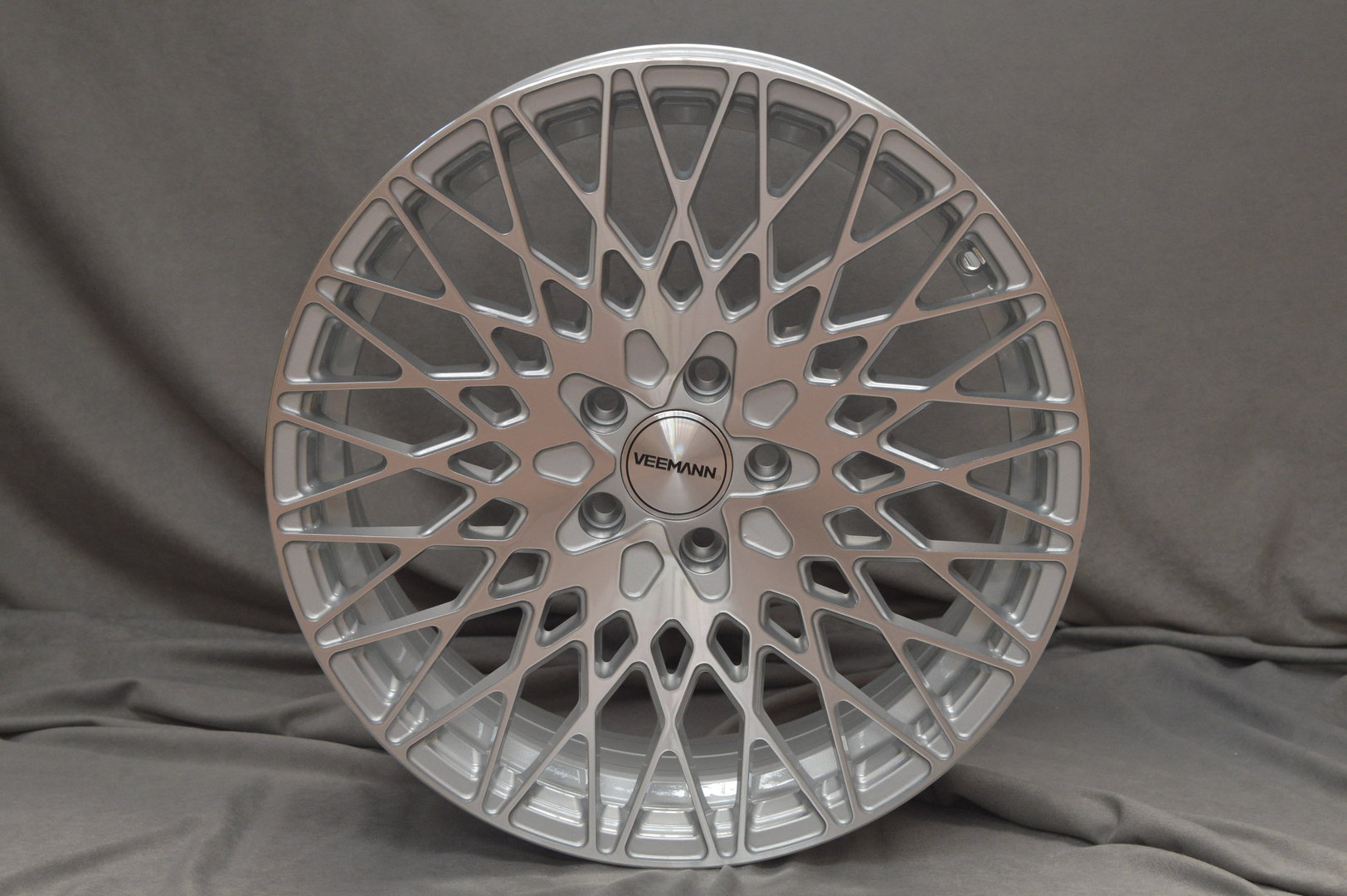 Veemann VC540 18" 8J ET35 + 9J ET33 5x120 Silver Machined - obrazek 2