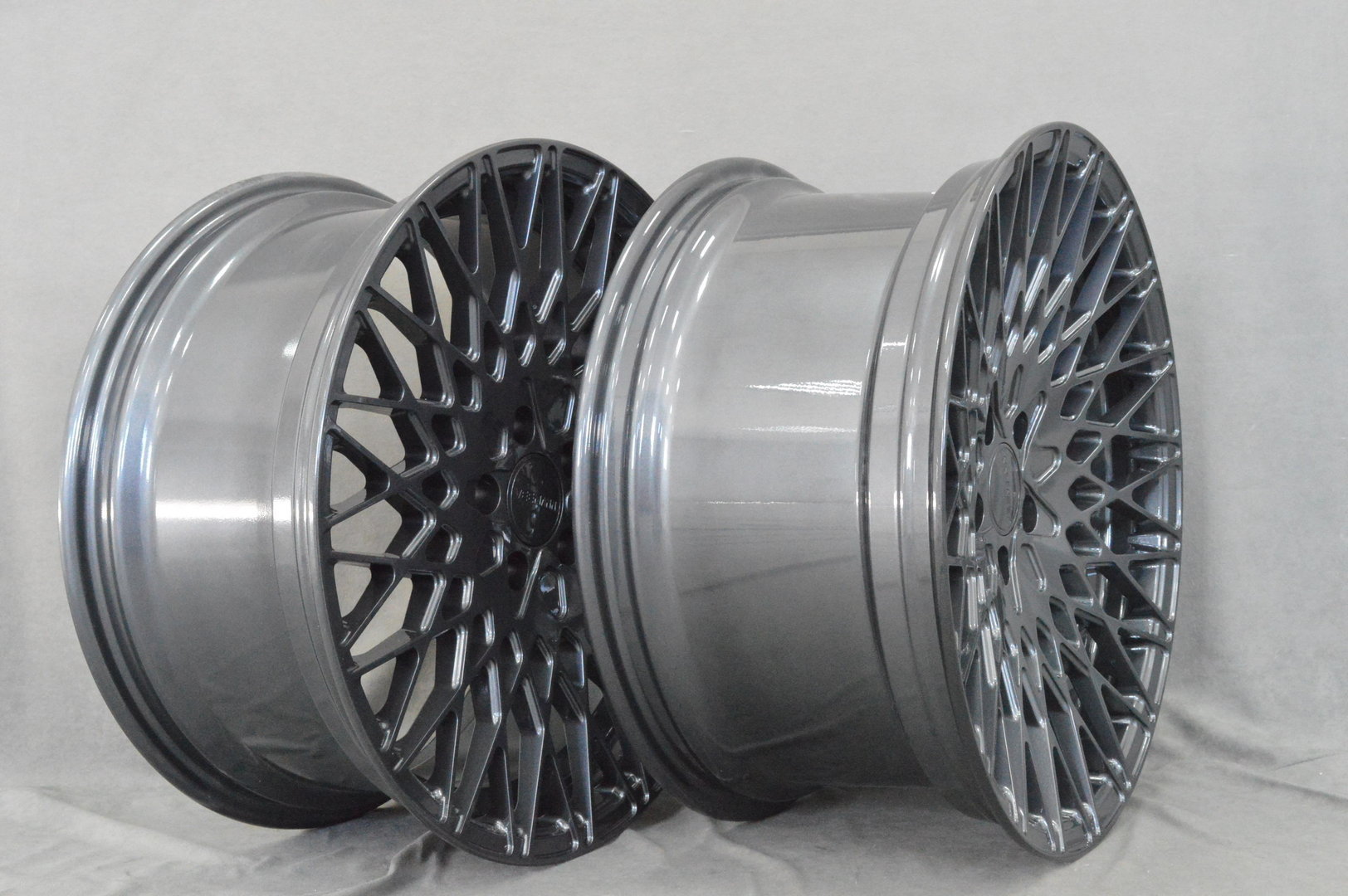 Veemann VC540 18" 8J ET42 + 9J ET48 5x112 Gloss Graphite - obrazek 4