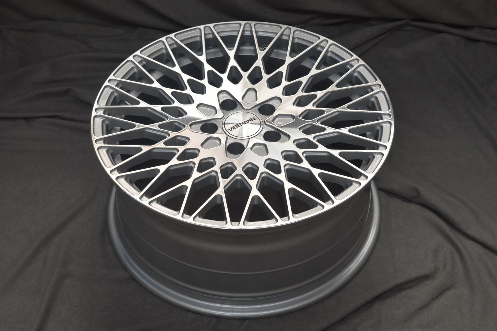 Veemann VC540 18" 8J ET42 + 9J ET48  5x112 Silver Machined - obrazek 5