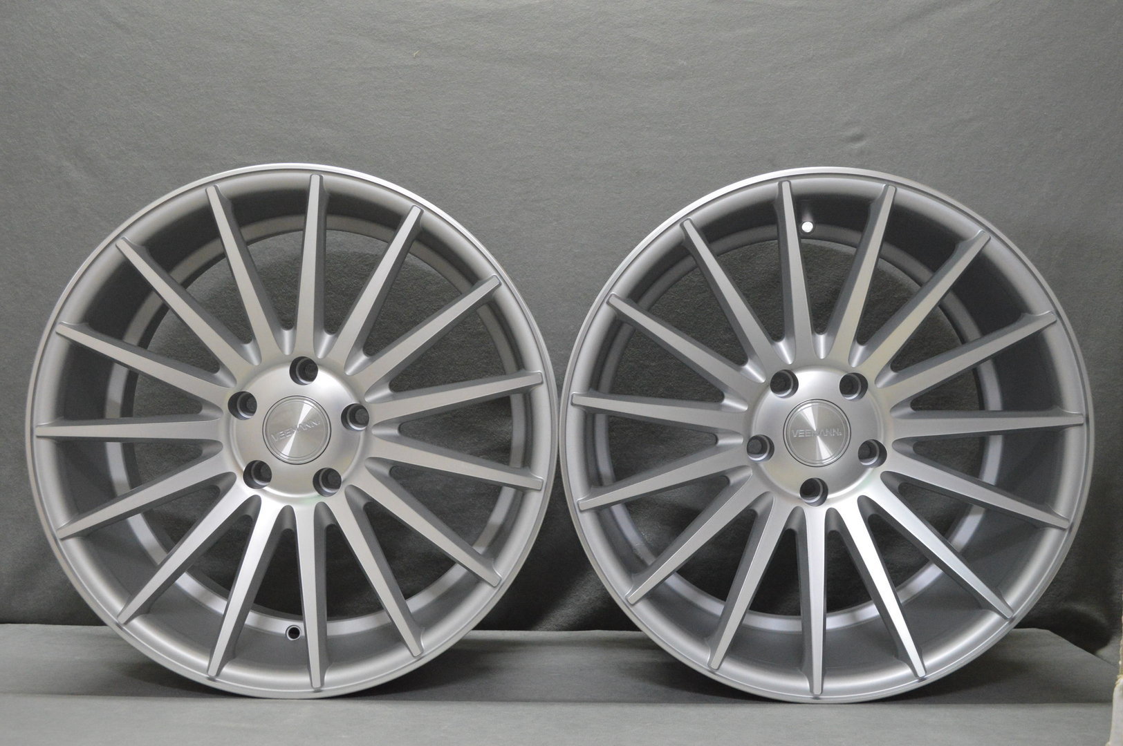 Veemann VC7 20" 10J ET38 + 10,5J ET25 5x112 Matt Silver Machined - obrazek 2